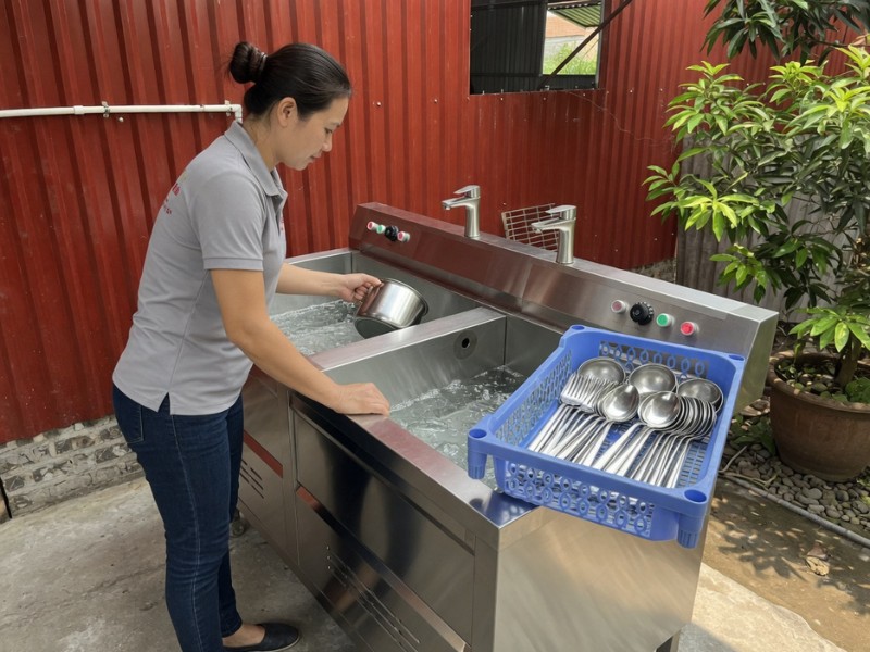 Cung cấp máy rửa chén bát công nghiệp tại Quảng Ngãi giá tốt